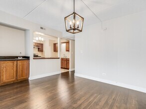 7 Cinnamon Creek Dr in Palos Hills, IL - Building Photo - Building Photo