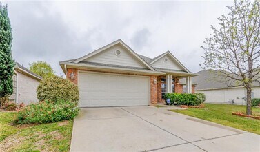 10028 Lisi Anne Dr in Austin, TX - Building Photo - Building Photo