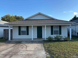 1031 Antigua Cir in Pensacola, FL - Building Photo