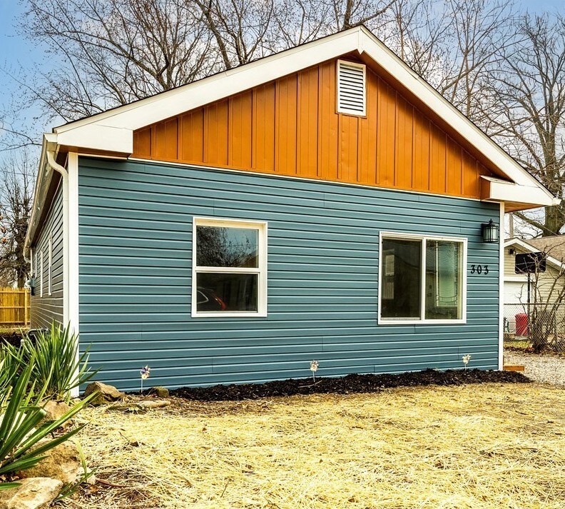 303 Delamere Rd in Vermilion, OH - Building Photo