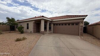 689 E Springfield Pl in Chandler, AZ - Building Photo