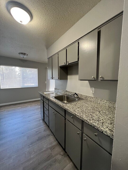 Treecrest 162nd in Portland, OR - Building Photo