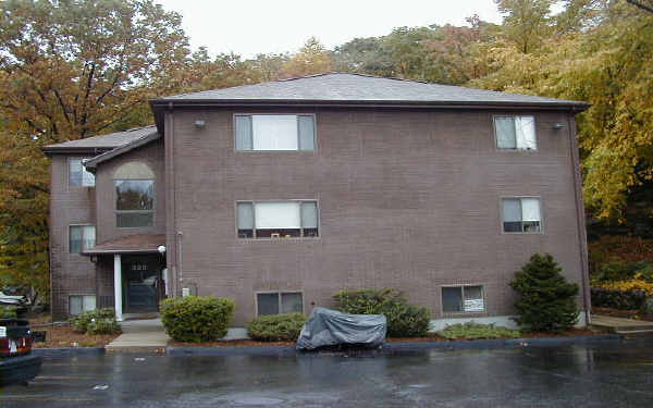 329 Lincoln St in Waltham, MA - Building Photo