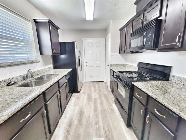 601 Alvin St in Pasadena, TX - Building Photo - Building Photo
