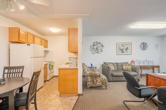 Tiki Apartments in Bloomington, MN - Building Photo - Interior Photo