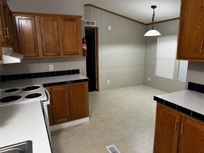 214 County Rd 3313 in Cleveland, TX - Building Photo - Building Photo