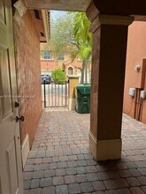 15242 SW 30th Terrace in Miami, FL - Building Photo - Building Photo