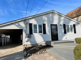 38215 Circle Dr in Harrison Township, MI - Building Photo