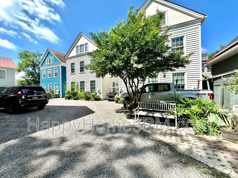9 Bogard St in Charleston, SC - Building Photo