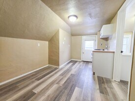 861 Howard St in Green Bay, WI - Building Photo