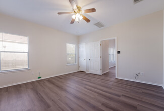 1500 Amberwood Loop in Kyle, TX - Building Photo - Building Photo