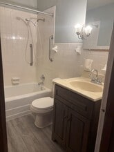 360 Ross Ave, Unit 360 Ross Ave APT B in Hamilton, OH - Foto de edificio - Building Photo