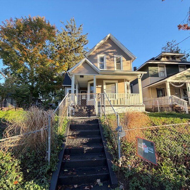 property at 1023 Sigsbee St SE