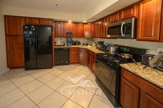 206 Matthews Drive in Newark, NJ - Foto de edificio - Building Photo