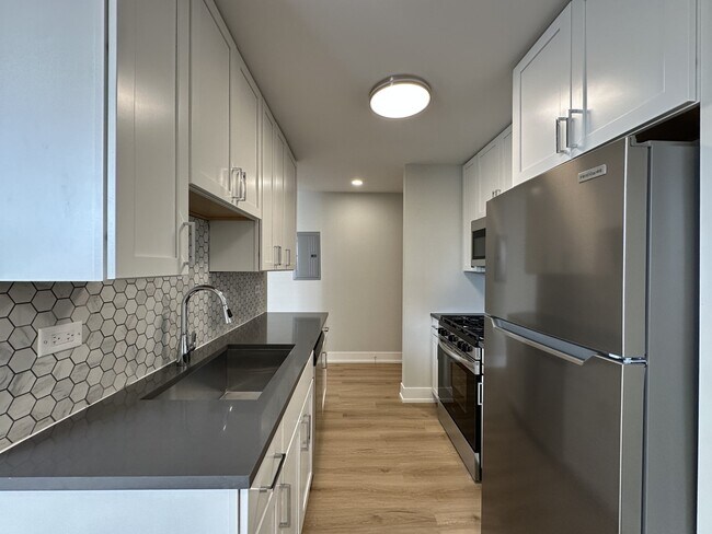 535 W Aldine in Chicago, IL - Foto de edificio - Building Photo