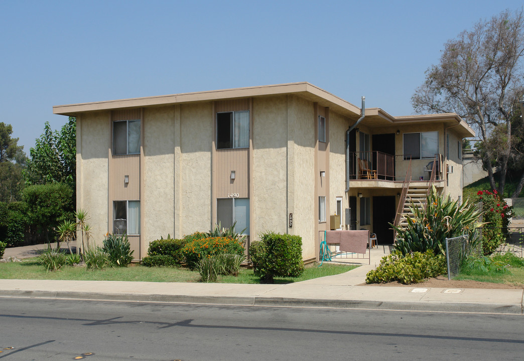 1490 Oakdale Ave in El Cajon, CA - Building Photo