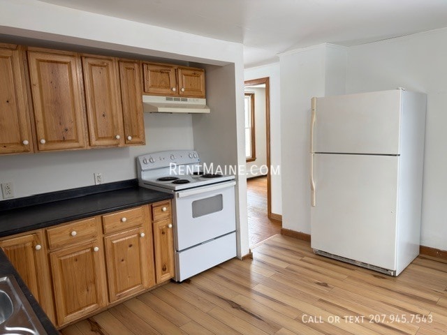 27 Kineo St in Bangor, ME - Foto de edificio - Building Photo