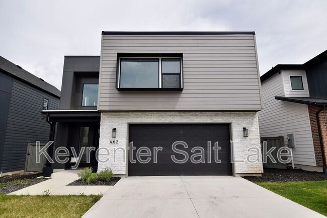 property at 462 W 620 N