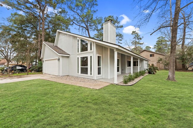 property at 2 Dewthread Ct