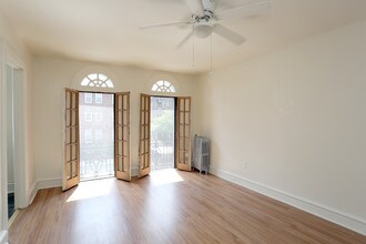 Sylvania Gardens Apartments in Philadelphia, PA - Building Photo - Interior Photo