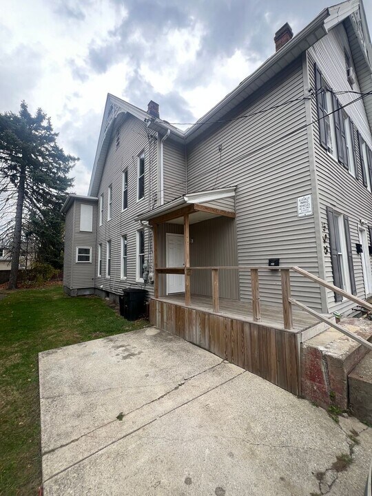 508-10 E 6th St in Erie, PA - Building Photo