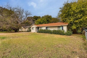 6317 Watauga Rd in Watauga, TX - Building Photo - Building Photo