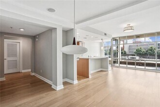 250 Park Ave W NW, Unit 313 in Atlanta, GA - Building Photo - Building Photo