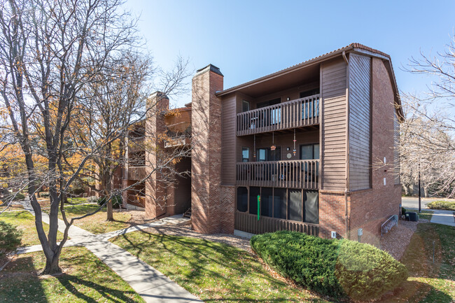 Palmetto Club Apartments in Arvada, CO - Foto de edificio - Building Photo