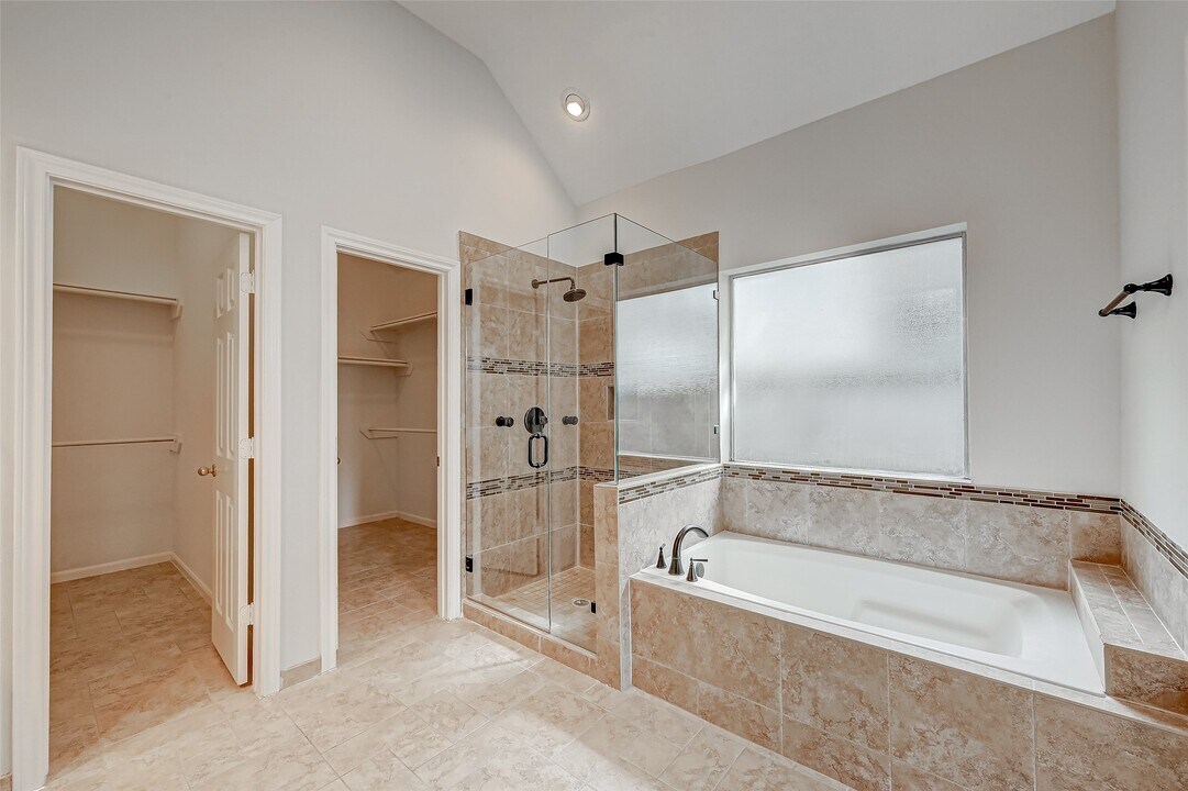 4126 Surreydon Dr in Houston, TX - Foto de edificio