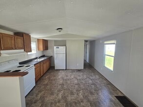 126 Jodoc Dr in Newport, NC - Building Photo - Building Photo