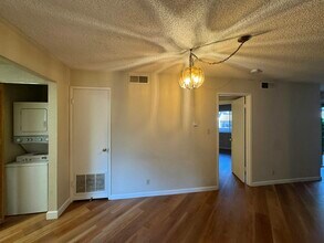 999 Evelyn Terrace W in Sunnyvale, CA - Building Photo - Building Photo