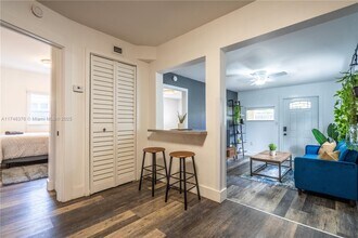 2631 NW 24th Ave-Unit -3 in Miami, FL - Building Photo - Building Photo