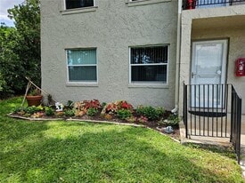 1103 Cypress Gardens Blvd in Winter Haven, FL - Building Photo
