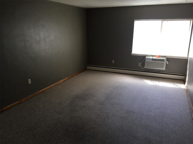 430 Harrison Ave, Unit 201 in Beloit, WI - Building Photo - Building Photo