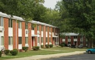 East Gate Apartment Complex in Tullahoma, TN - Foto de edificio