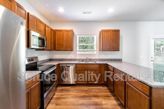 property at 1941 Glenburn Dr