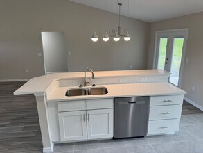 2435 SE 75th Blvd in Bushnell, FL - Building Photo - Building Photo