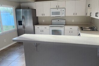 5155 Andris St in North Port, FL - Building Photo - Building Photo