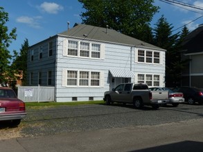 1477 Mill Aly in Eugene, OR - Foto de edificio - Building Photo