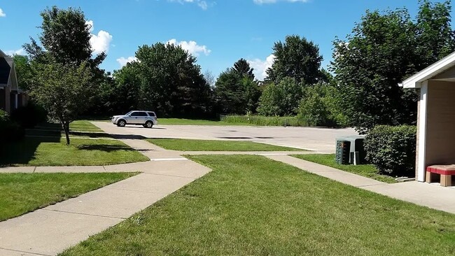 735-739 S Main St in Gibsonburg, OH - Building Photo - Building Photo