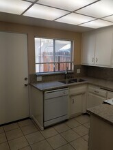 14322 Augusta Dr in Victorville, CA - Building Photo - Building Photo