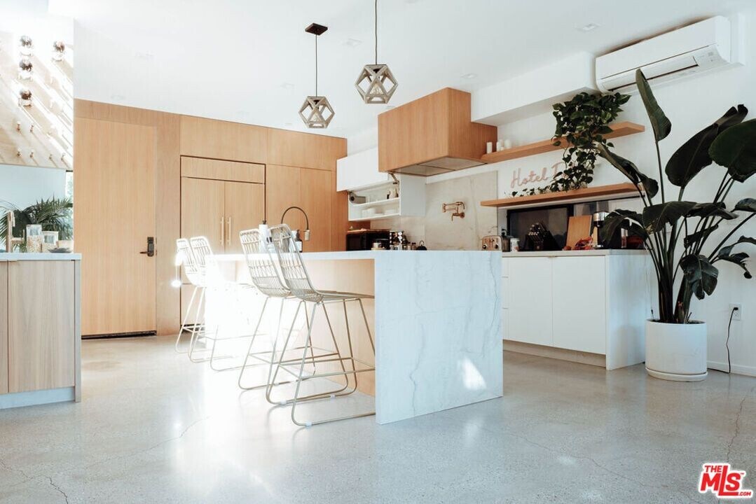 115 Park Pl in Los Angeles, CA - Building Photo