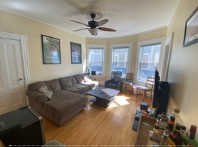 176 Elm St, Unit 2 in North Cambridge, MA - Building Photo