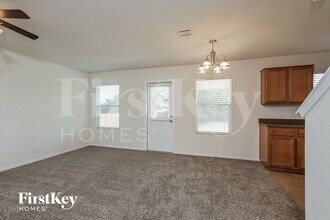 1442 Frio Run in San Antonio, TX - Building Photo - Building Photo