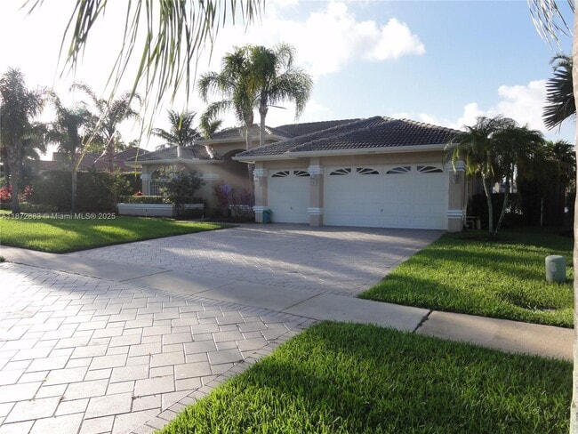 10840 NW 6th St in Plantation, FL - Building Photo - Building Photo