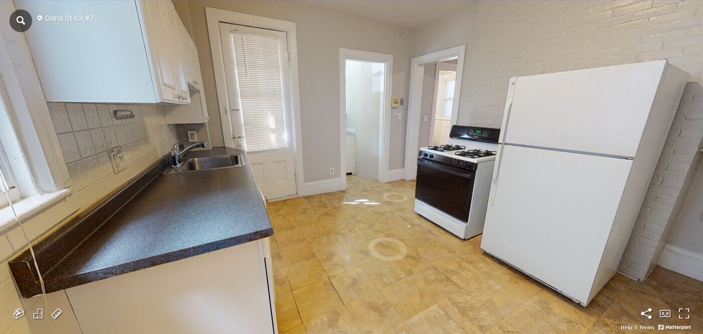 61 Dana St, Unit 8 in Cambridge, MA - Building Photo