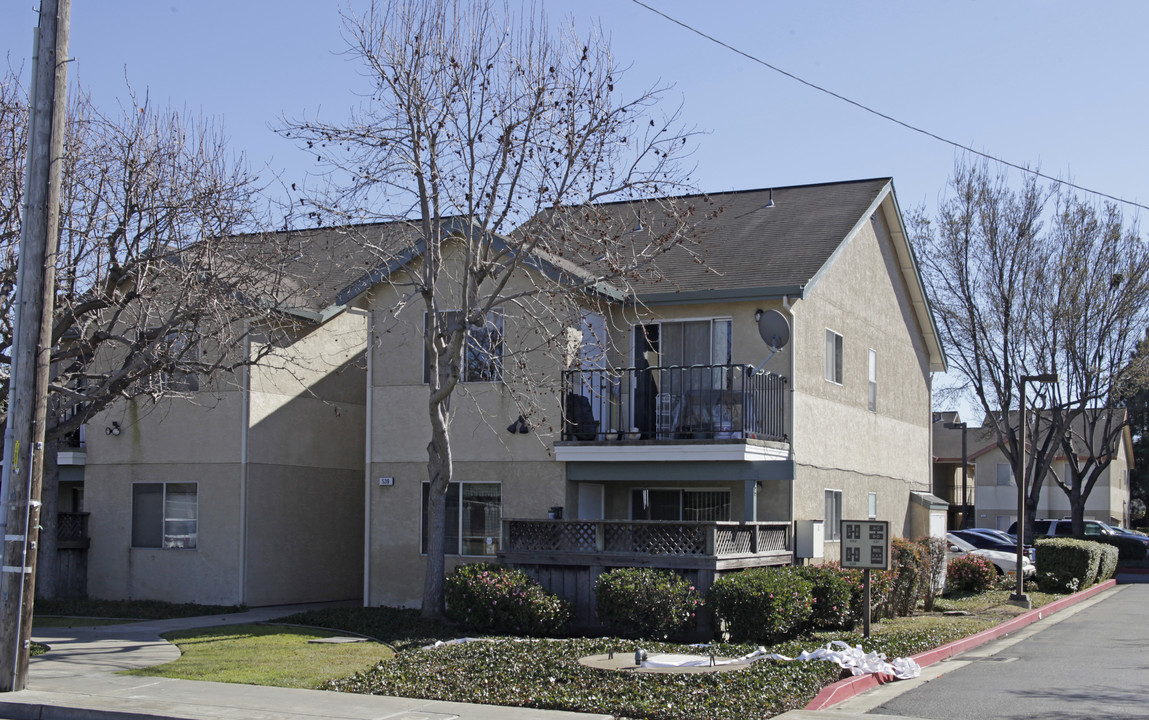 537-543 Laurel Ave in Hayward, CA - Building Photo