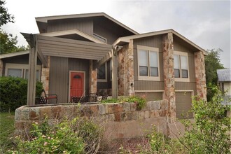 5311 Doe Valley Ln in Austin, TX - Building Photo - Building Photo