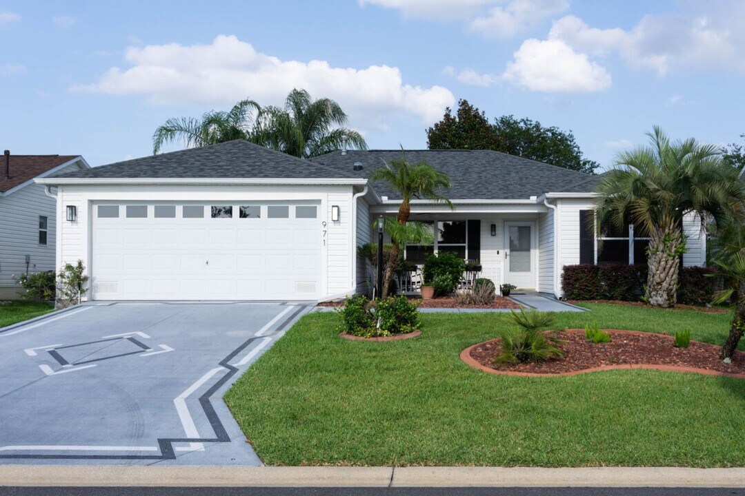 971 Kingmont Terrace in the Villages, FL - Building Photo