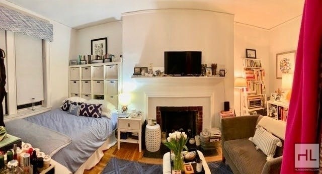 344 W 12th St-Unit -3E in New York, NY - Building Photo